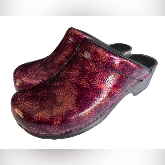 Sanita Women's Professional Snap Dragon Red Clog Burgundy Mules Size 39 US 7.5 - Picture 1 of 14